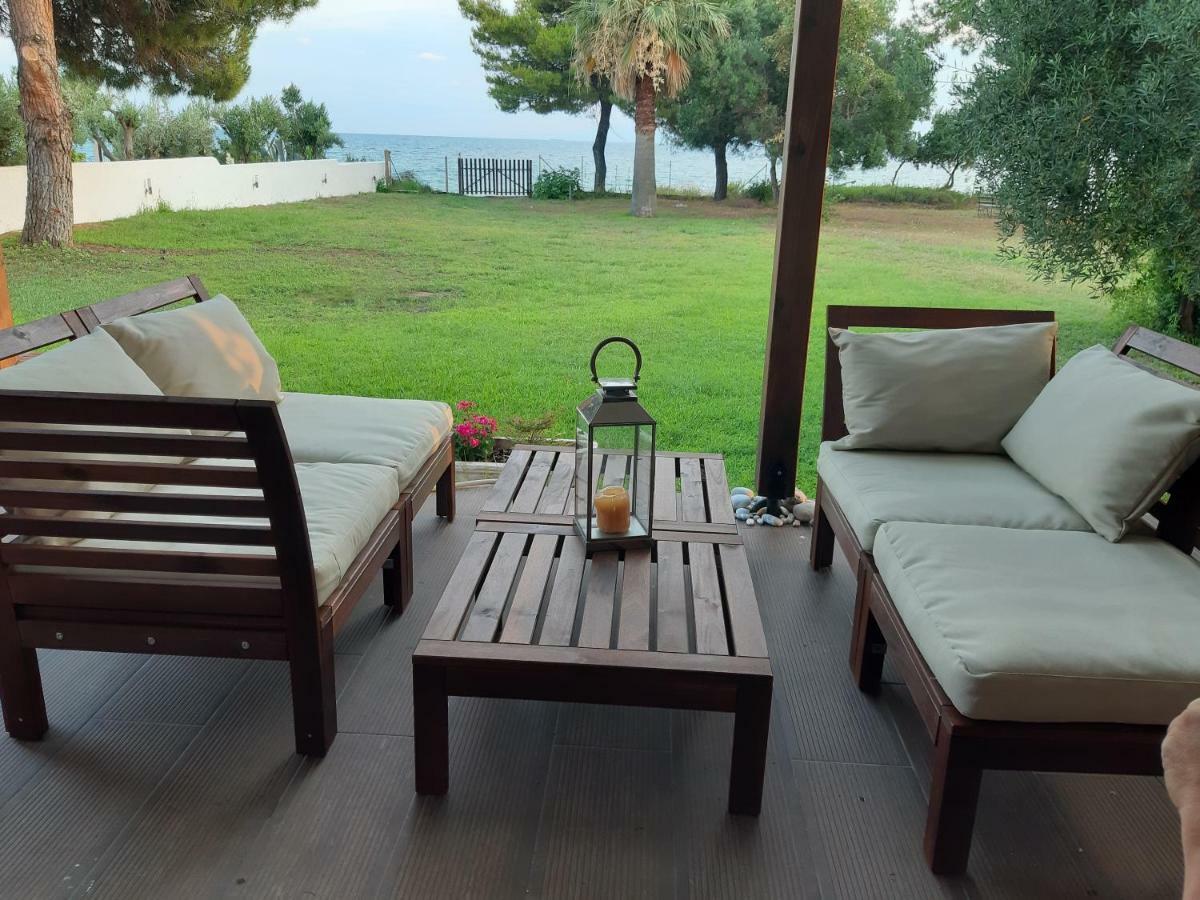 Seafront Villa Joan Nea Skioni Exteriör bild